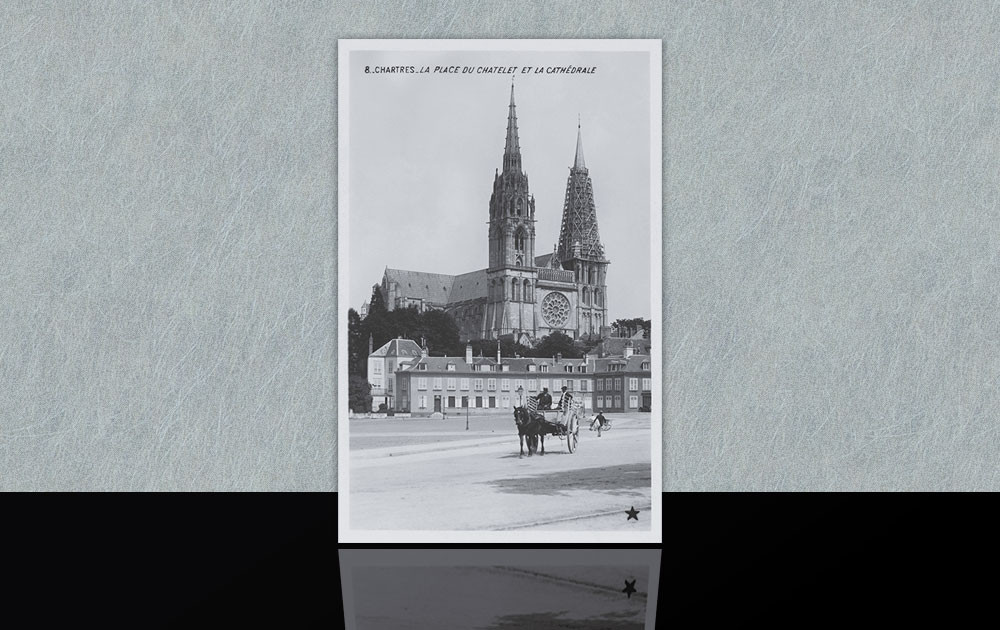 La place du Chatelet et la Cathédrale - Chartres
