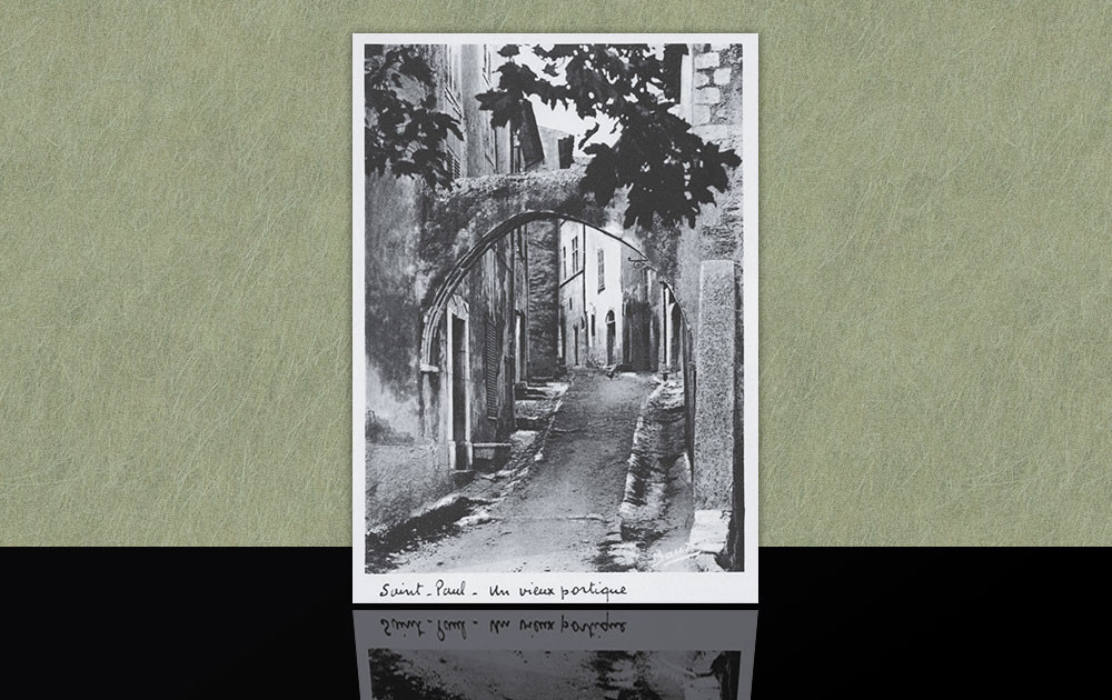 Un vieux portique - Saint-Paul-de-Vence